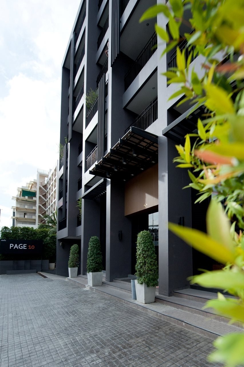Page 10 Hotel