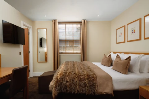 The Resident Kensington (ex. The Nadler Kensington)