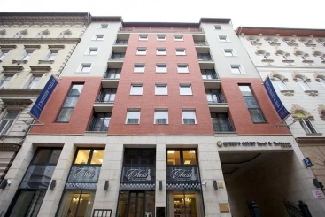 Queen's Court Hotel and Residence