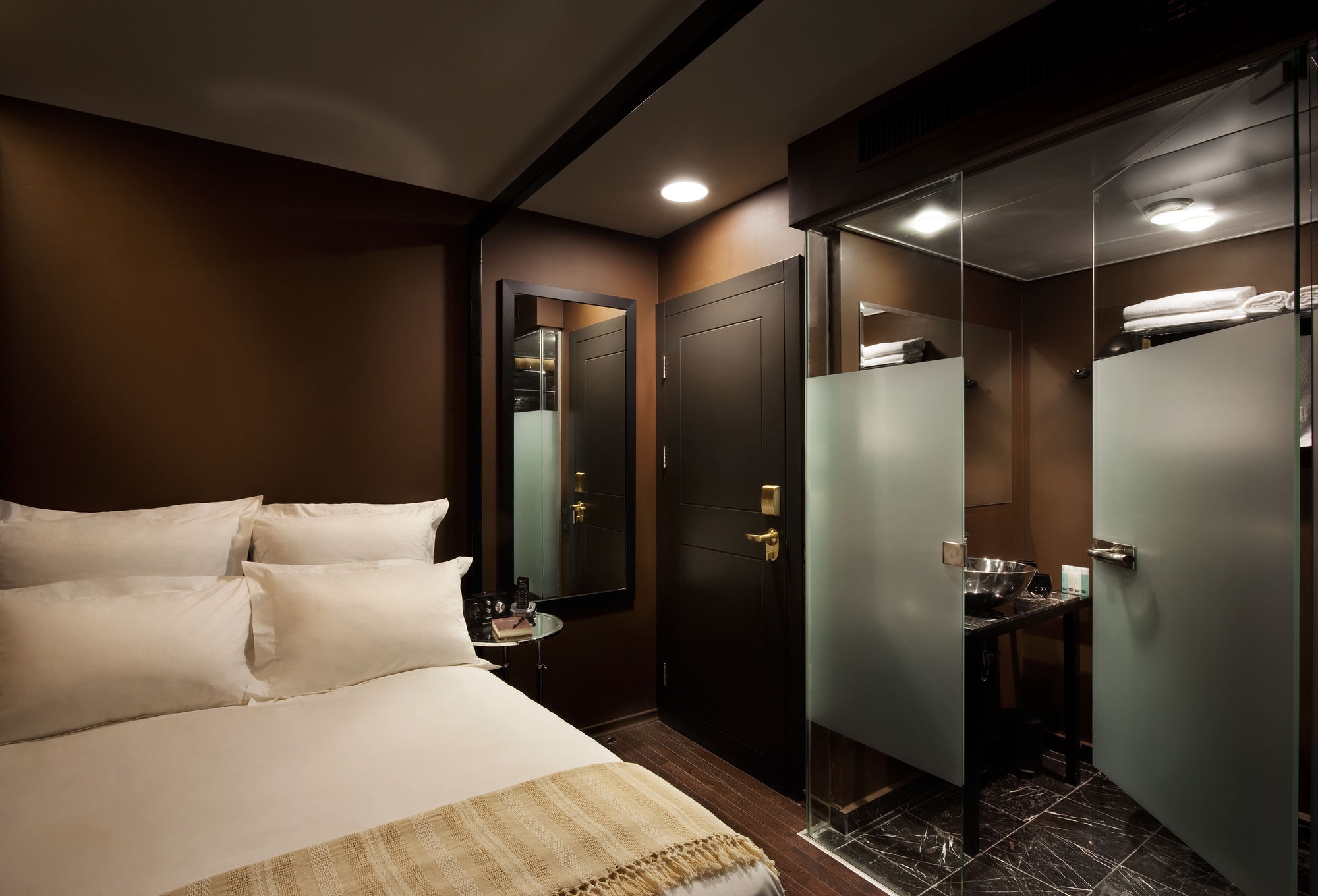 Brown TLV Urban Hotel