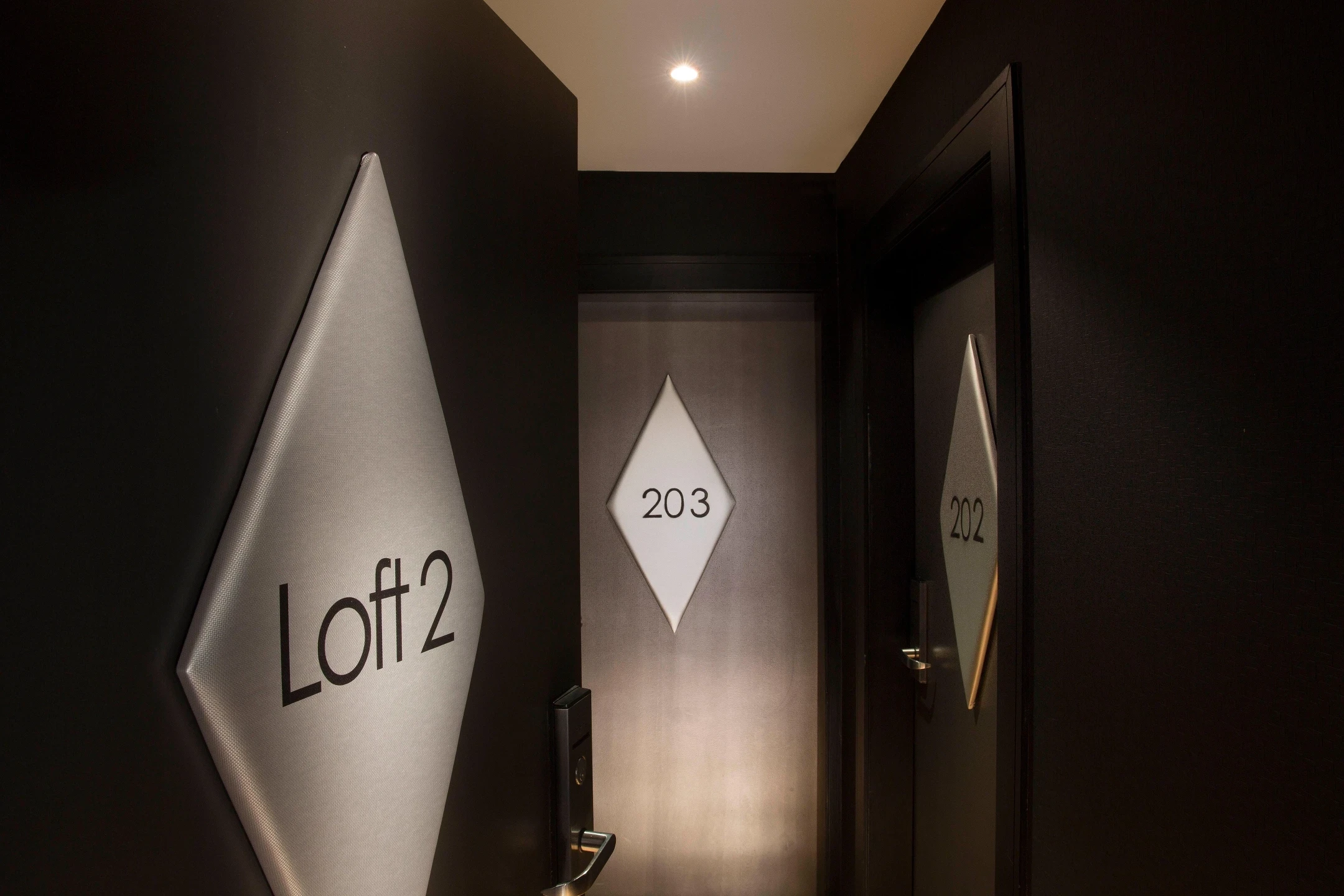 L Empire Paris