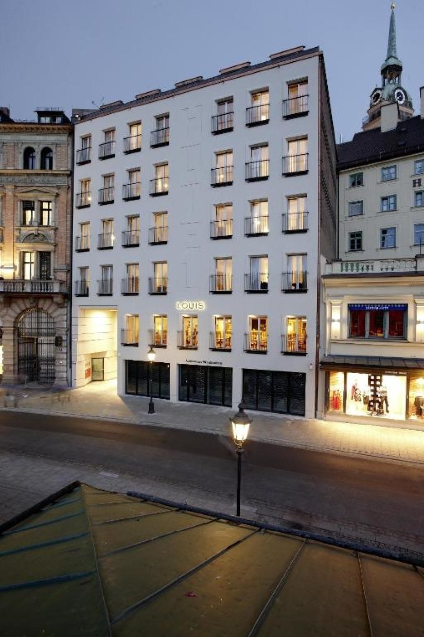 Louis Hotel