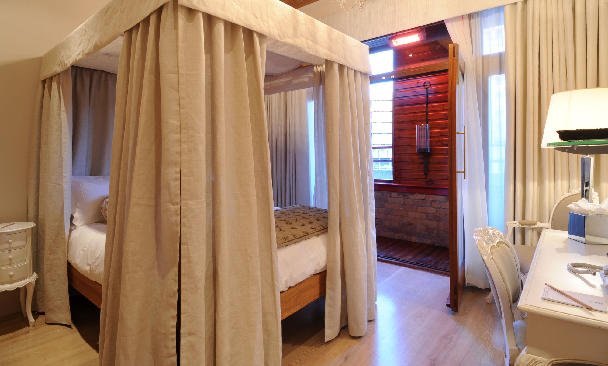Velvet Hotel