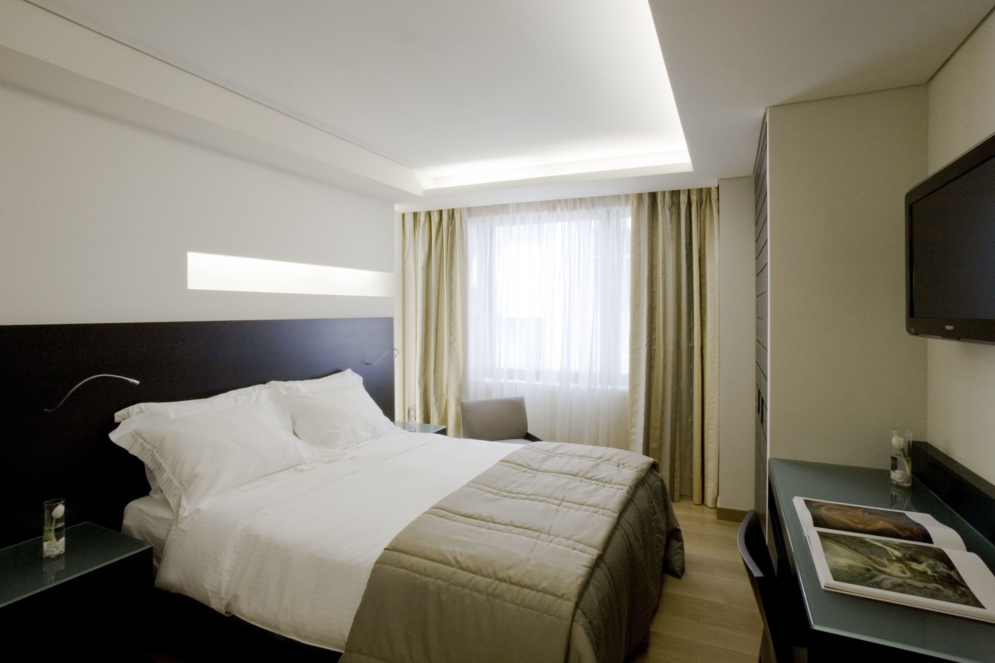 O and B Athens Boutique Hotel