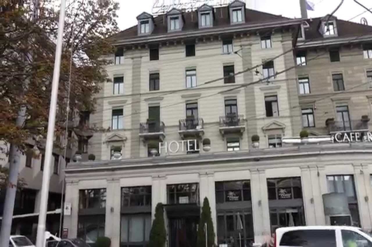 Central Plaza Hotel