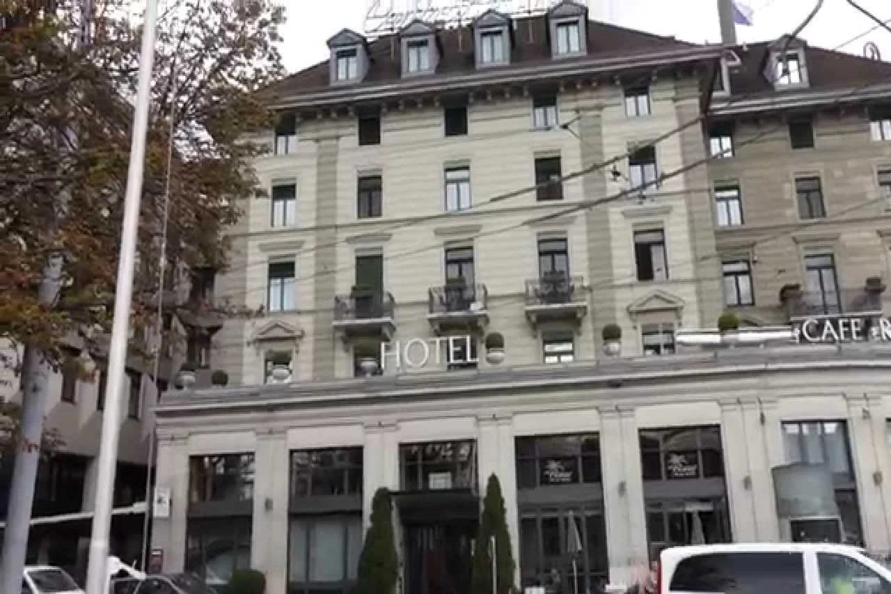 Central Plaza Hotel