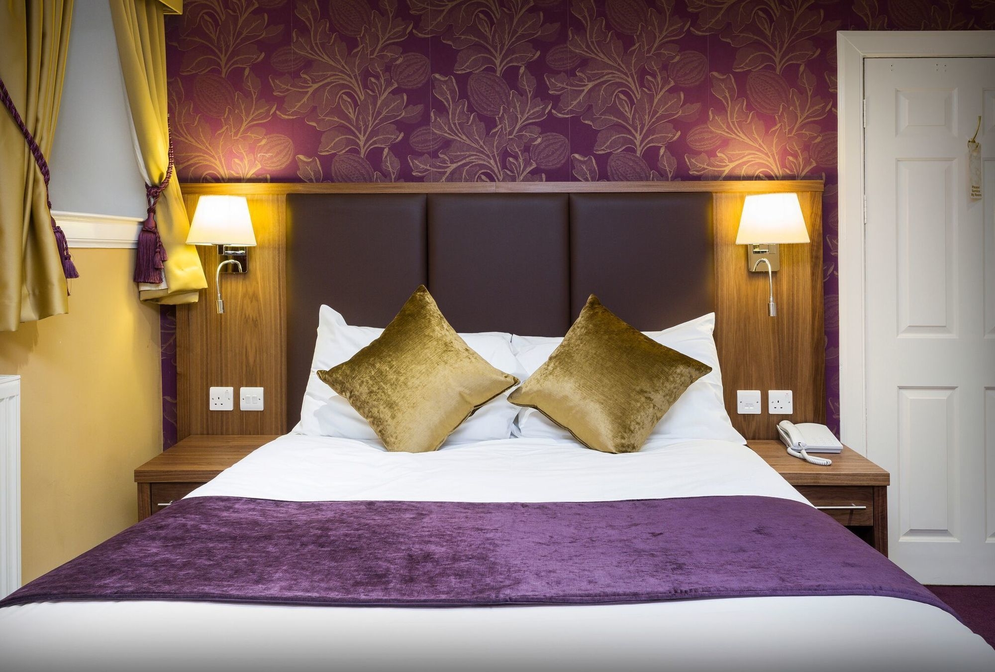 Ballantrae Hotel