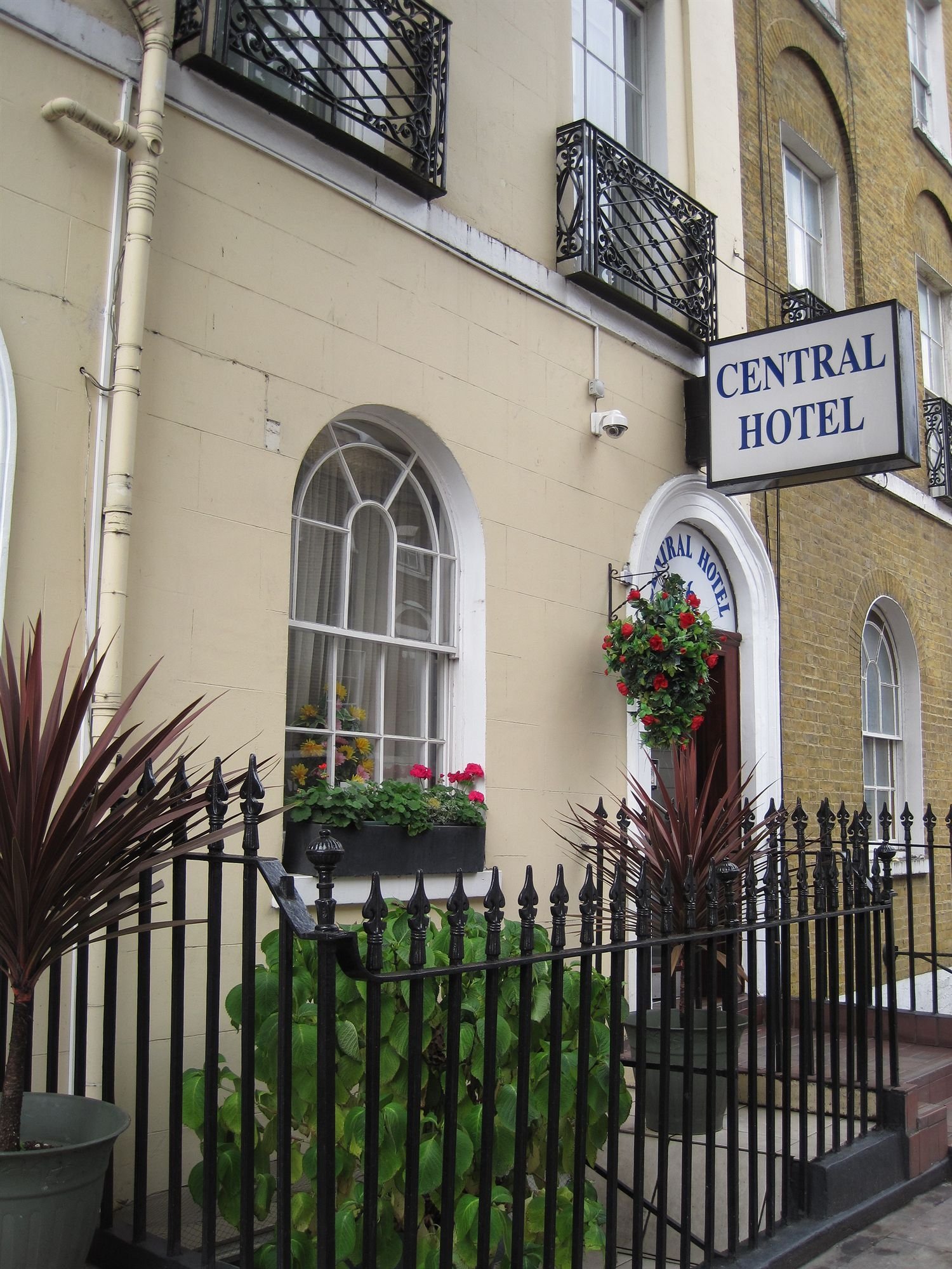 Central Hotel London