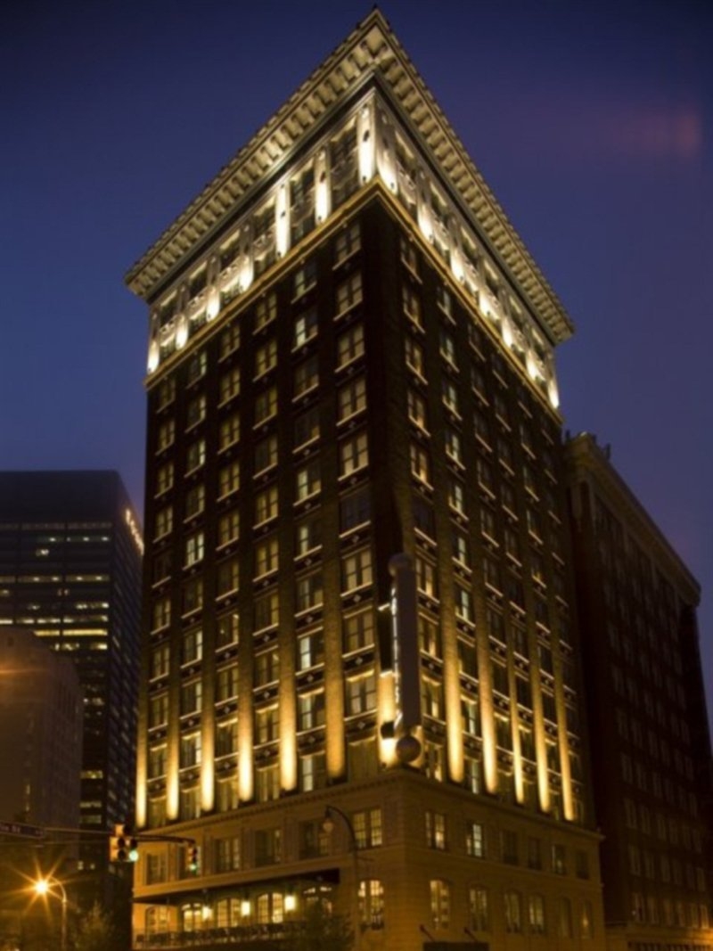 Ellis Hotel