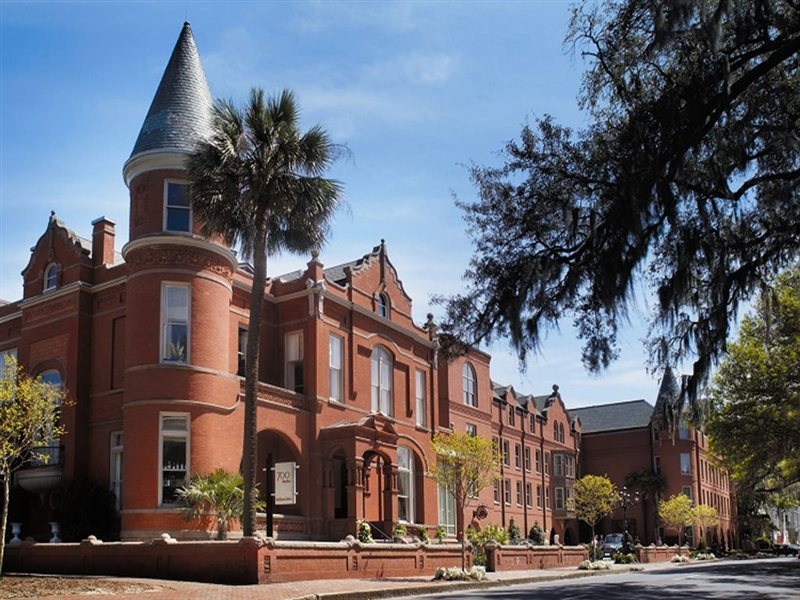 Mansion On Forsyth Park