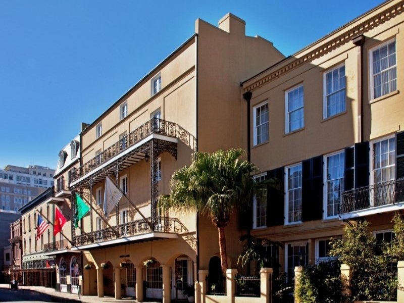 Holiday Inn Chateau LeMoyne
