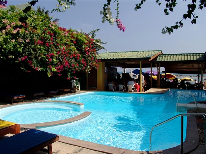 Ark Bar Beach Resort