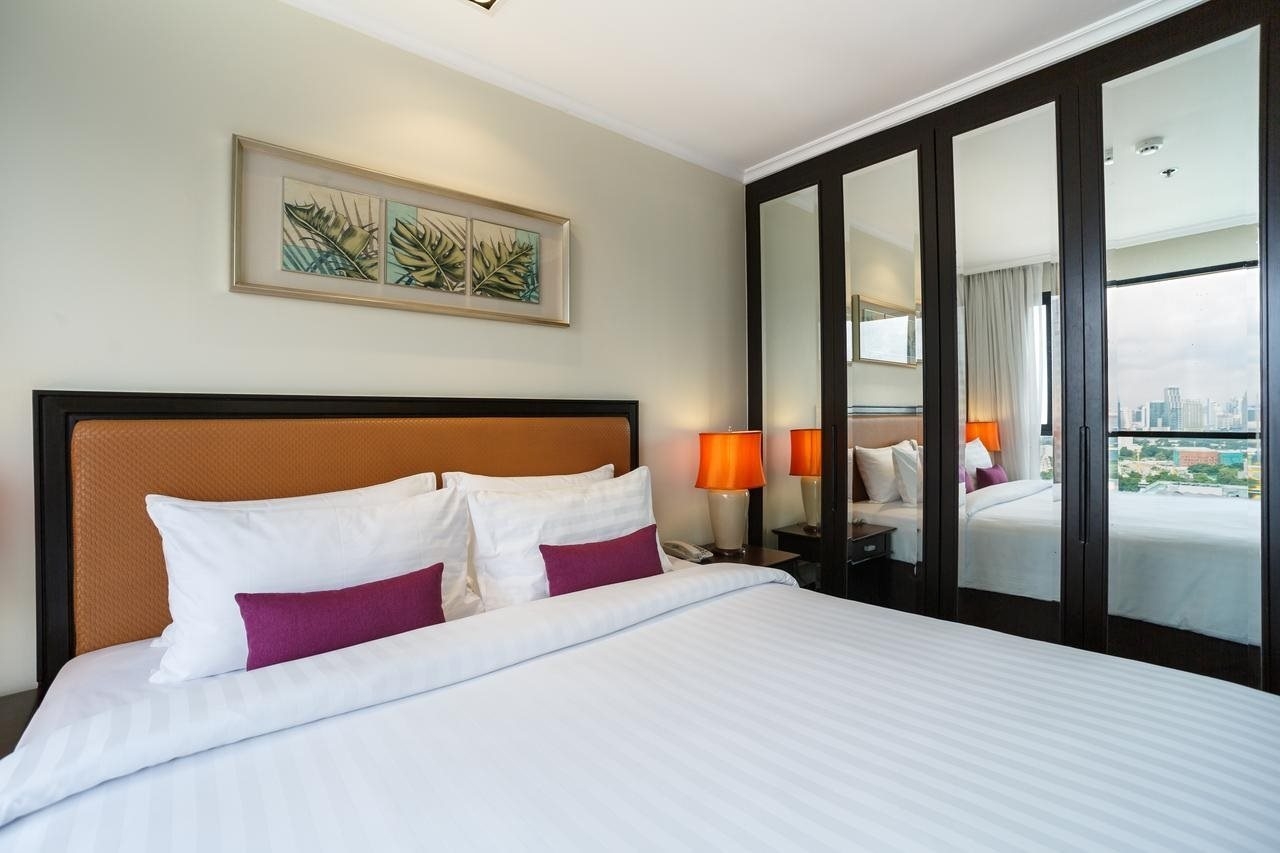 Bandara Suite Silom