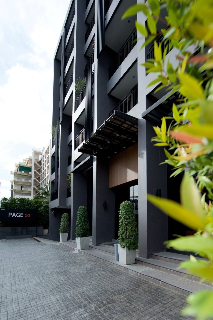 Page 10 Hotel