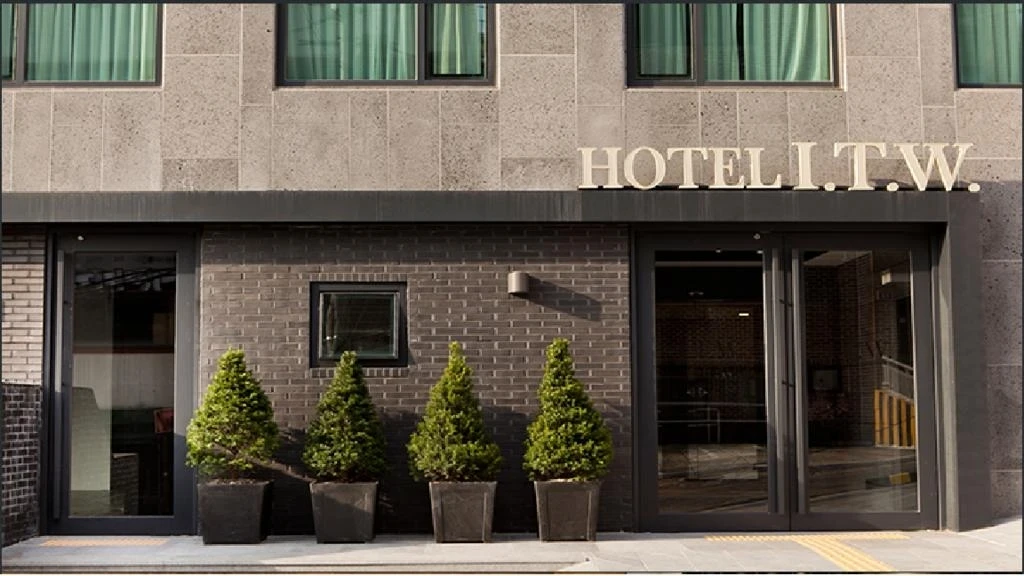 I.T.W. Hotel