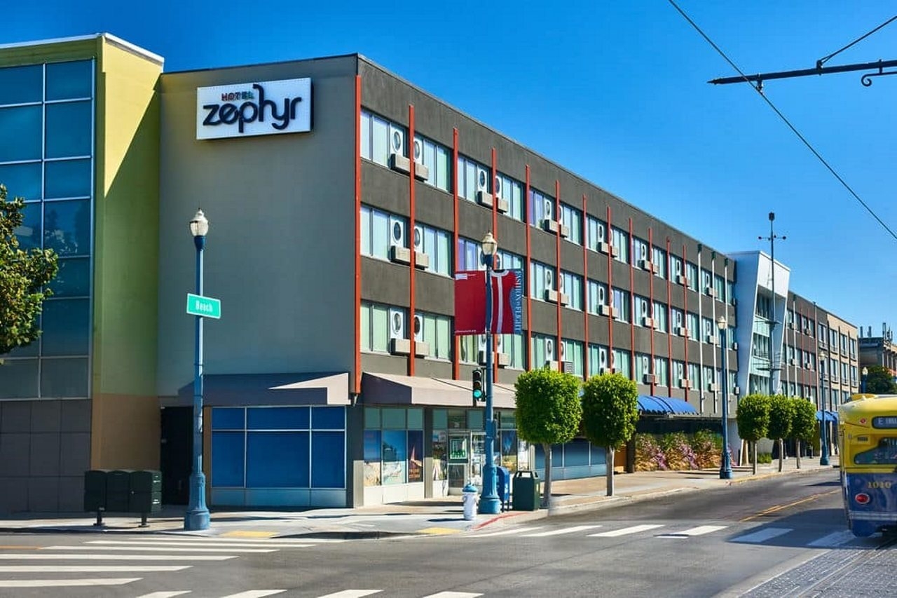 Zephyr Hotel