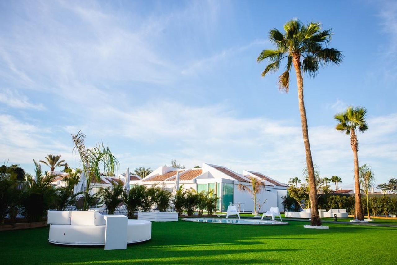 Seven Hotel and Wellness (Gay only)